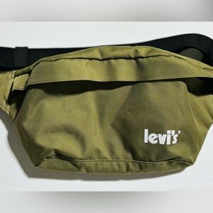 Levi’s large banana sling